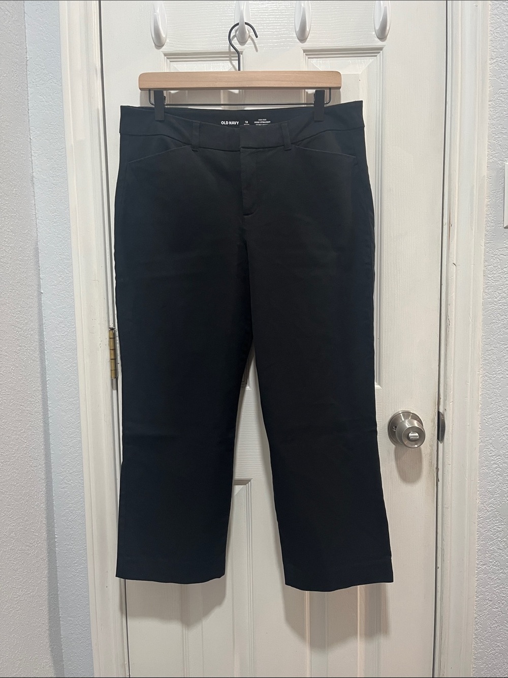 Old Navy Size 12 Petite High-Rise Black Pixie Straight-Leg Women's Pants